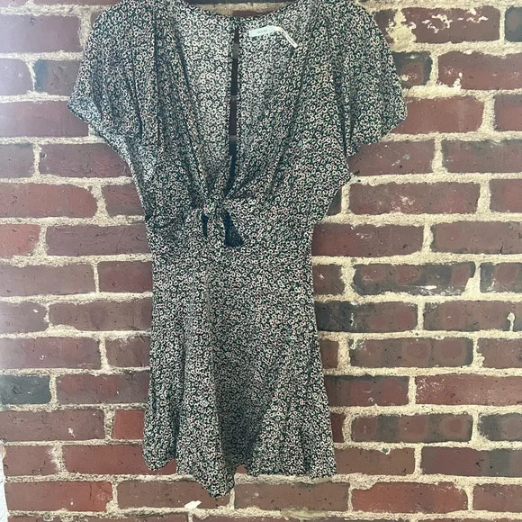 SOLD Floral romper - Picture 3 of 8